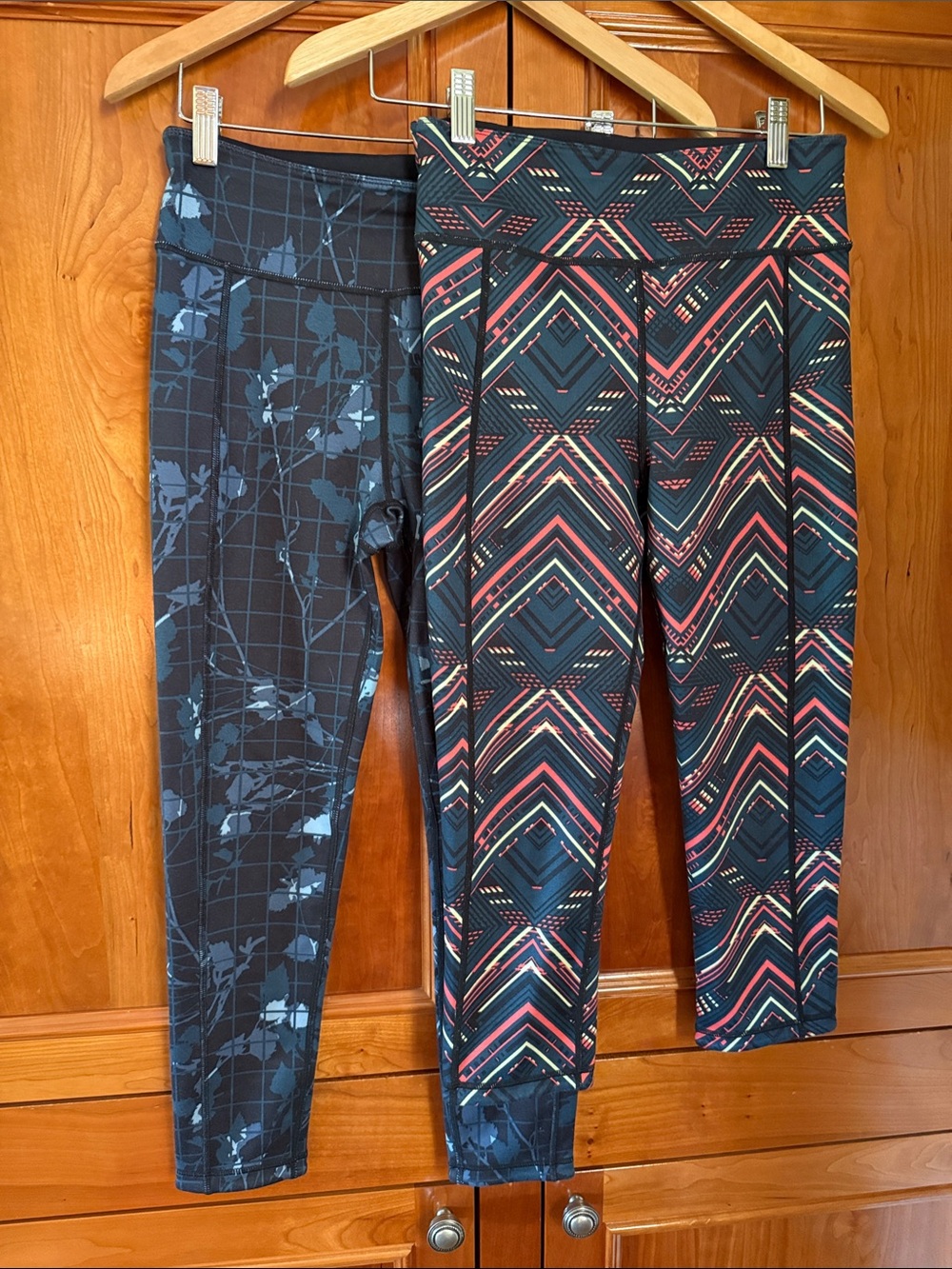 Sweaty Betty reversible Black Geo Chevron & Floral Print Leggings Duo